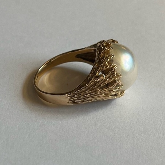 Stunning Vintage Estate 1980s 14k Gold Mobe Pearl
Stud Earrings & Ring Set - Picture 2 of 8